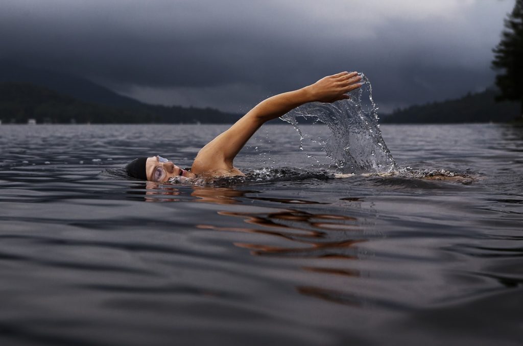 bg_swimming_2_3zu2